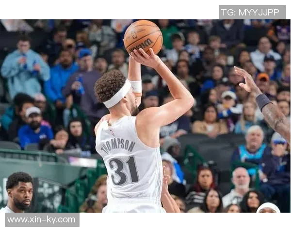 克莱表现略显不足12投5中三分9投3中贡献13分2断正负值11 克莱表现略显不足12投5中三分9投3中贡献13分2断正负值11